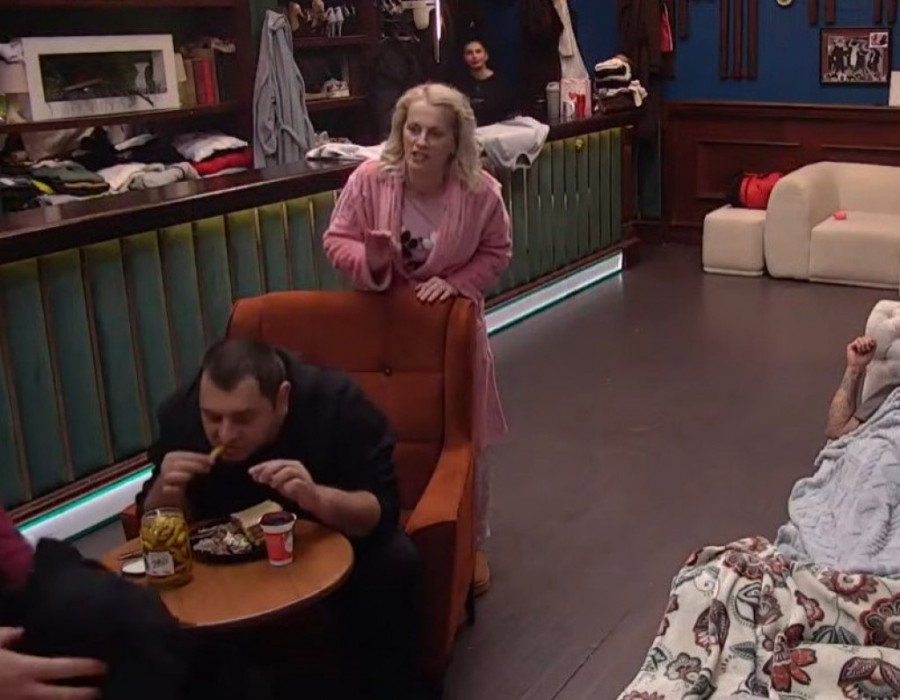 "IZBIĆU TI SVE ZUBE IZ GLAVE!" Situacija u pabu POTPUNO IZMAKLA KONTROLI, sve kamere uperene u NAJNOVIJI INCIDENT! (GALERIJA)