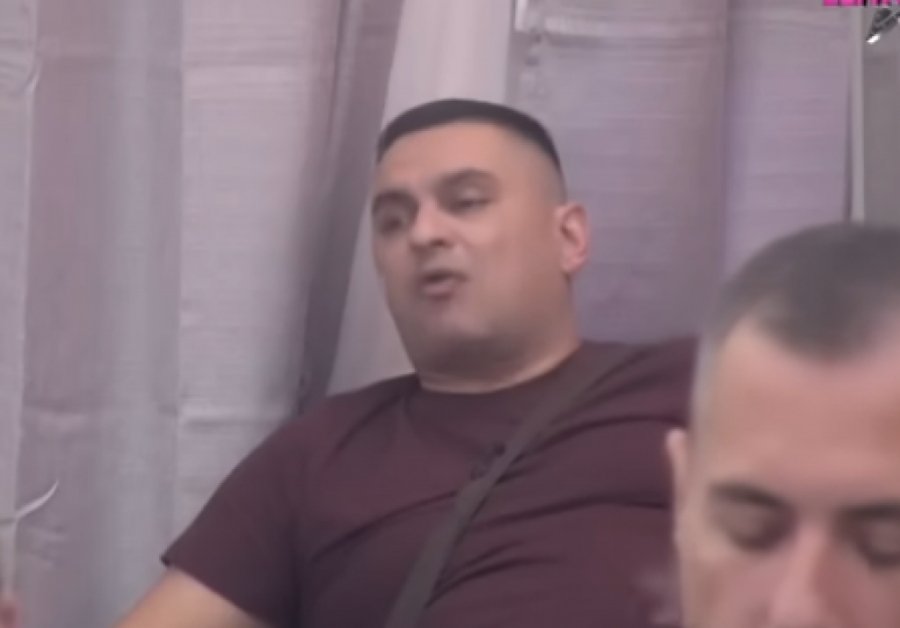 ZAKUCAVANJE FILIPA ĐUKIĆA KAKVO SE NE PAMTI! Najbrutalnije otresao Teodoru Delić, Bebici se okrenuo želudac!