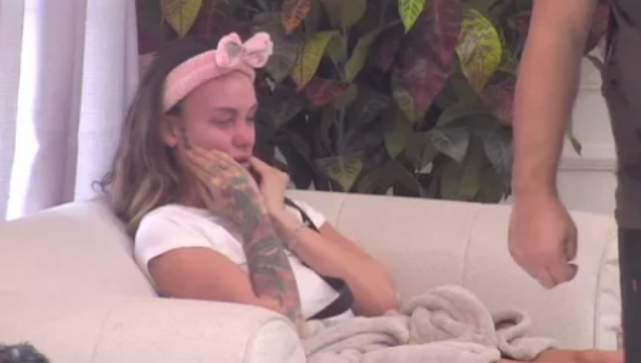 STRAVIČNA TORTURA! Bebica nasrće na Teodoru, njen VRISAK se prolomio "Elitom" - JAUCI uplašili sve!