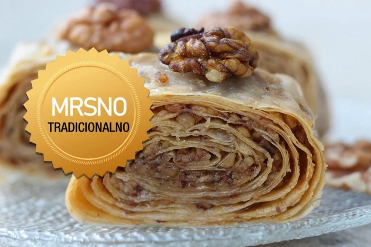 STARINSKI KOLAČ KOJI ČUVA TOPLINU DOMA: Recept zbog kog cela kuća zamiriše čim otvorite rernu