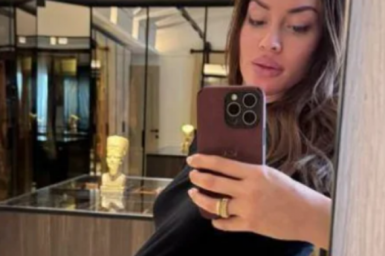 Mina Naumović se porodila