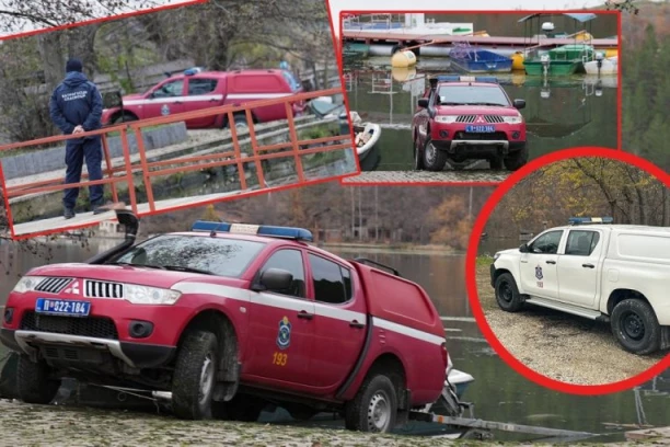PRVE SLIKE HORORA KOD ČAČKA! Auto sleteo sa puta i potonuo, sumnja se da su unutra MUŽ I ŽENA! RONIOCI PRETRAŽUJU JEZERO MEĐUVRŠJE! (FOTO)