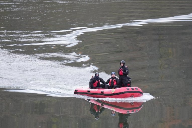 Potraga za automobilom u jezeru Međuvršje