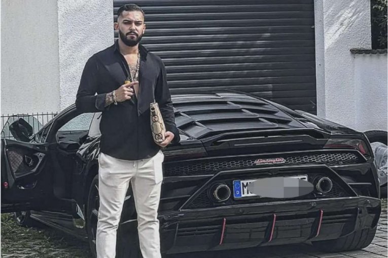 Jedan od sinova Gazda Mecke s  besnim kolima