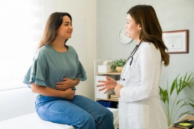 Lekari upozoravaju: 6 simptoma koju mogu ukazivati na rak debelog creva