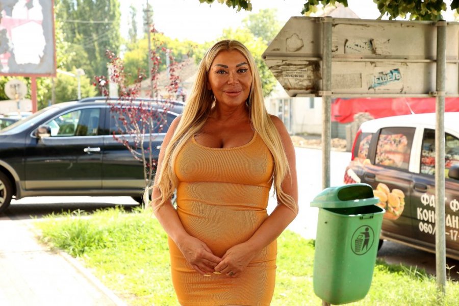 ŠOK-BOMBA U PROGAMU UŽIVO! Bivša inspektorka bez donjeg veša - SVIMA PALE VILICE (VIDEO)