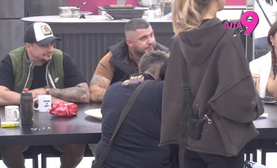 U "ELITU" UNETA ZABRANJENA INFORMACIJA: Voditelj saopštio Asminu vest o ocu Mustafi, odmah uvedena ZABRANA! (VIDEO)