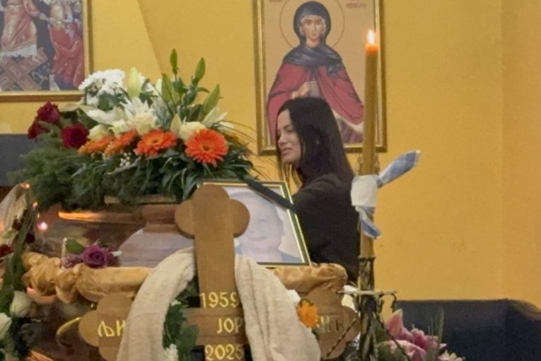 Milica na Ljiljaninoj sahrani