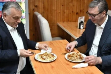 "I AM ALWAYS SA SIROM!" Orban na srpskom pričao u buregdžinici, tražio ono što najviše voli, evo šta je Vučić poručio! (VIDEO)