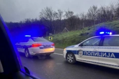 POZNATO KO JE STRADAO KOD BUBANJ POTOKA! Detalji jezivog lančanog sudara, automobil se prevrnuo na stranu!