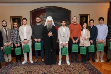 EVO KOME JE PATRIJARH PORFIRIJE DODELIO STIPENDIJE: Podrška studentima kroz veru i znanje