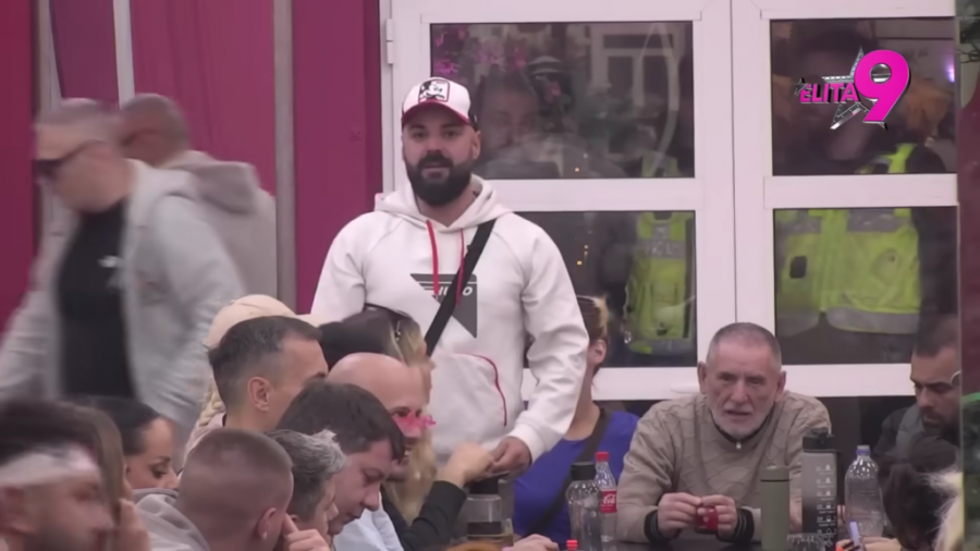 AUUU, KAKVO ZAKUCAVANJE! Luka NIKAD BURTALNIJE nije spustio Aneli, ČITAVA KUĆA ZANEMELA!