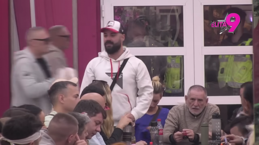 AUUU, KAKVO ZAKUCAVANJE! Luka NIKAD BURTALNIJE nije spustio Aneli, ČITAVA KUĆA ZANEMELA!