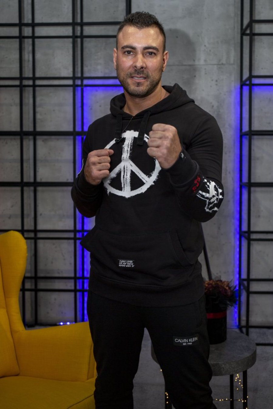 UROŠ ĆERTIĆ IZBAČEN IZ ZGRADE NA DORĆOLU! Zbog skandala reagovala i policija tad!