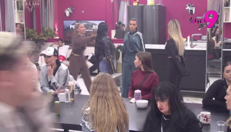 OBEZBEĐENJE ULETELO U BELU KUĆU I HITNO ZAUSTAVILO PROGRAM! Maja i Anita totalno podivljale, jedva sprečena totalna katastrofa!