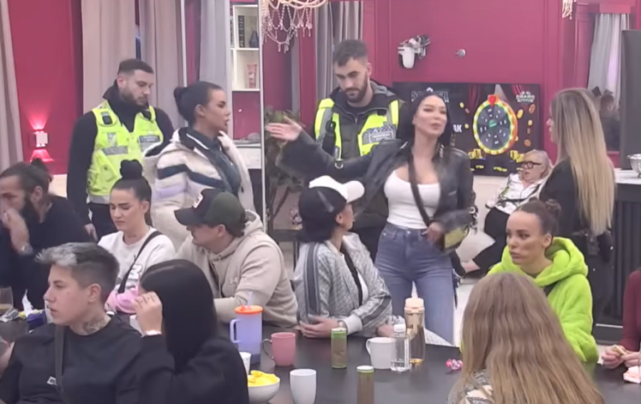 OBEZBEĐENJE ULETELO U BELU KUĆU I HITNO ZAUSTAVILO PROGRAM! Maja i Anita totalno podivljale, jedva sprečena totalna katastrofa!