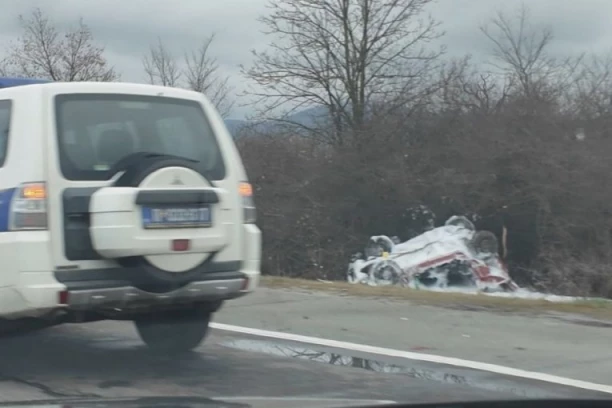 HOROR U KRAGUJEVCU! Jeziva saobraćajna nesreća kod Batočine: NAJMANJE JEDNA OSOBA POGINULA! (VIDEO)