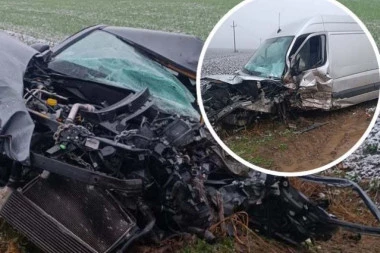 KOBNI SVINJOKOLJ, AUTO SMRVLJEN! Pogledajte šta je ostalo od automobila nakon tragedije u Laćarku - TELA OCA I ĆERKE (16) IZVUČENA IZ VOZILA, MAJKA SVEDOČILA TRAGEDIJI! (FOTO)