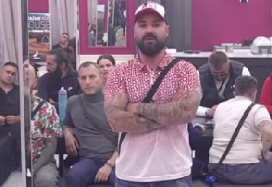 REGION ZGROŽEN, MALOJ NORI SLOMLJENO SRCE! Aneli i Asmin RAZOČARALI ćerku, dobila ŠOK-PORUKU iz Elite! (FOTO)