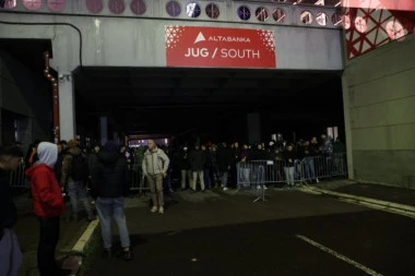 SITUACIJA SE ZAHUKTAVA: Grobari prete da će prekinunti meč protiv Bajerna!?