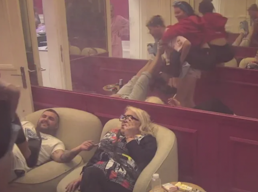 HITAN PREKID PROGRAMA, ODLUKA JE PALA: Evo ko je NAPUSTIO Belu kuću!