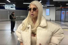 JELENA KARLEUŠA PREPLAKALA ČITAVU NOĆ! Pevačica izgubila telefon sa svim snimcima i slikama, tada PODIGLA OPŠTU UZBUNU!