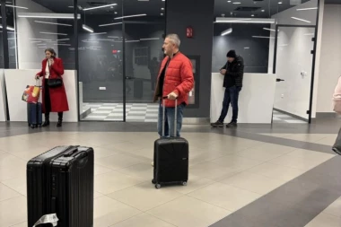 ĐOLE ĐOGANI IZGUBIO VESNU NA AERODORMU! Poznati par se jedva pronašao, evo šta su poručili!