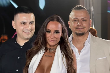 AUU, BEBICA ĆE NAKON OVOG DOŽIVETI FRAS! Terza i Teodora bili intimni, bivša Elitarka sve otkrila!