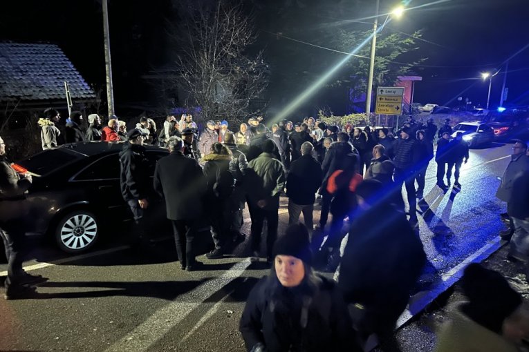 Foto Rina:Kafana Lovac Mionica tuča