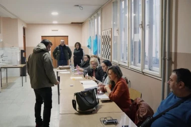 PRVI REZULTATI IZBORA NA POJEDINIM BIRAČKIM MESTIMA U NEGOTINU, MIONICI I SEČNJU! SNS ubedljiv!