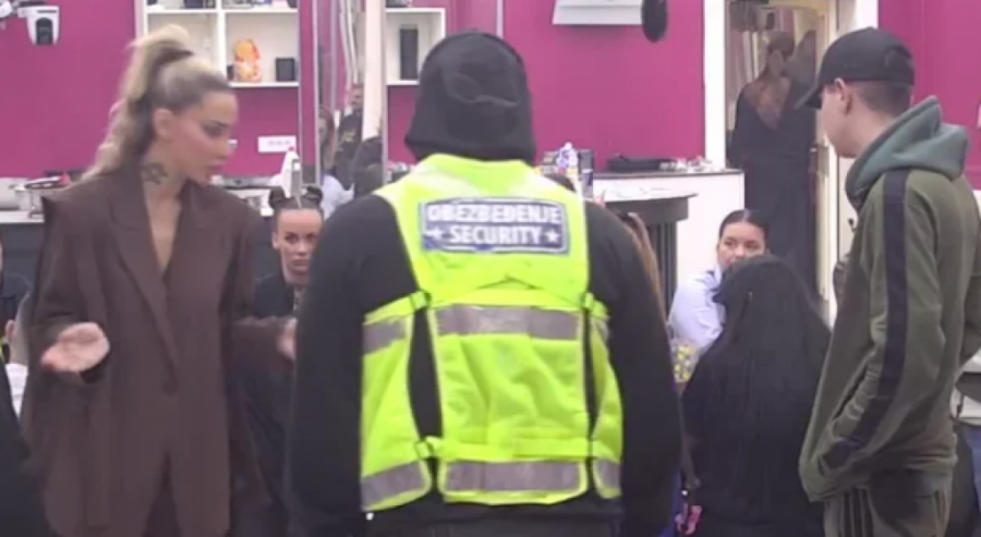 DIVLJAČKO PONAŠANJA ANELI AHMIĆ: Nasrnula na Hanu najbrutalnije, OBEZBEĐENJE je jedva obuzdalo!