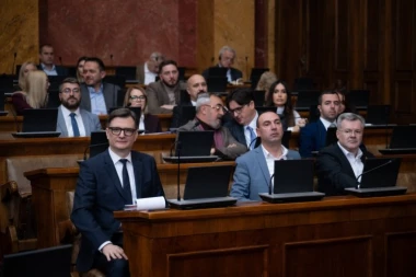 JESTE LI VI IDIOTI ILI NESPOSOBNI? Milenko Jovanov pokazao opoziciji gde joj je mesto!