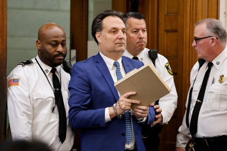 Tanjug/Greg Derr/The Patriot Ledger via AP, Pool