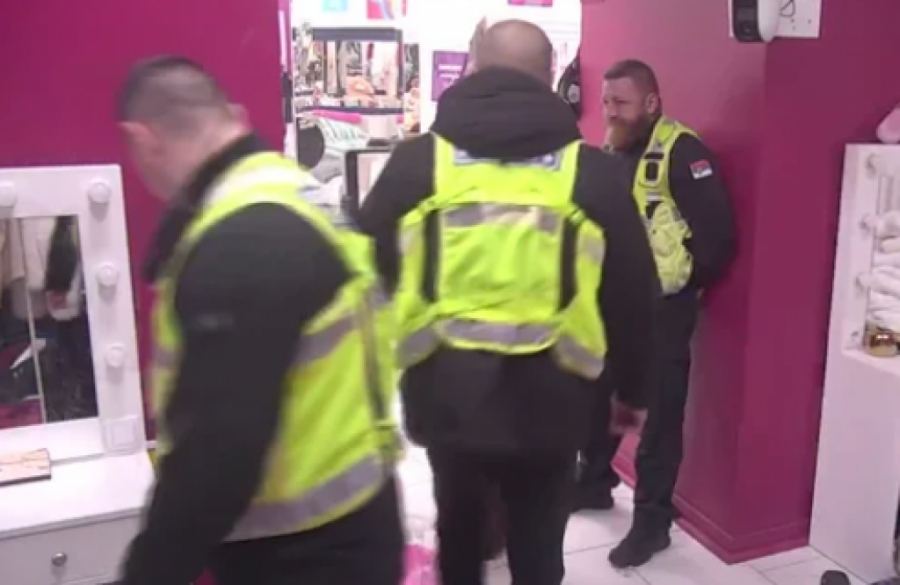 ANELI AHMIĆ NASTAVLJA DA DIVLJA: Obezbeđenje OPKOLILO Elitu, izjavila NAJGNUSNIJE reči detetu!