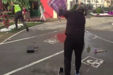 NEVIĐENA MAKLJAŽA U ELITI: Asmin DIVLJA kao razjareni BIK, Luka POBACAO stvari svuda po imanju - OBEZBEĐENJE hitno reagovalo!