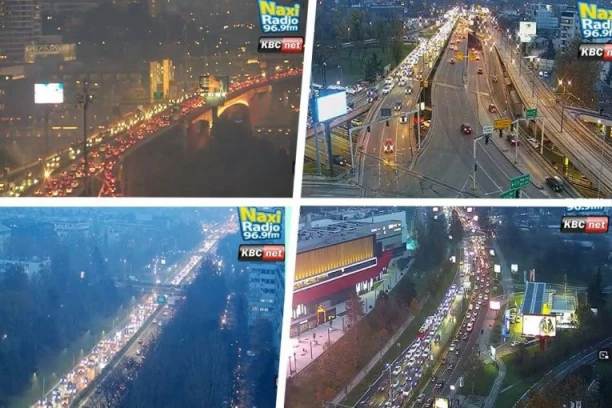 NA KLJUČNIM PRAVCIMA SAOBRAĆAJ STOJI, A MAGLA DODATNO GUŠI GRAD! Gužve na sve strane u Beogradu! Automobili ovde mile, vozačima se SAVETUJE MAKSIMALAN OPREZ! (FOTO)