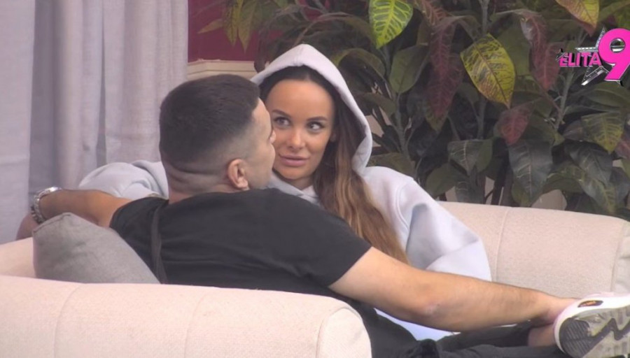 TEODORA NASTAVLJA DA BRIŠE POD BEBICOM! Poniženja se nastavljaju, on se bruka kao nikada do sada!