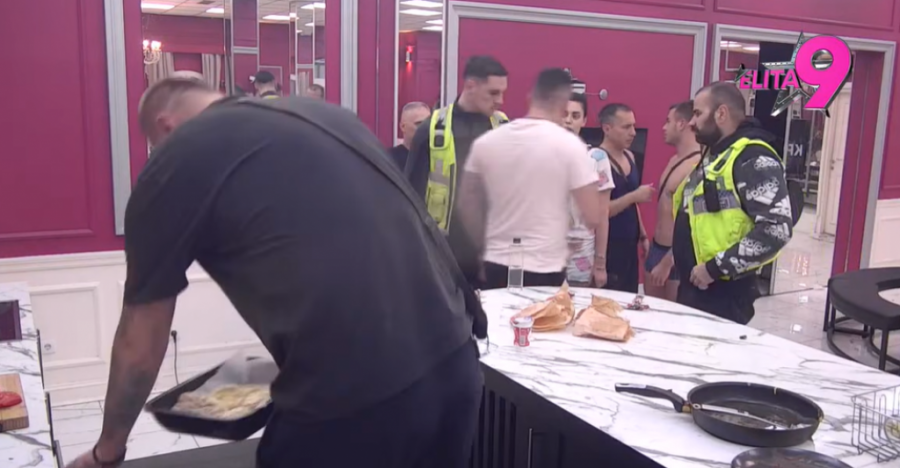 TERZA UNAKAZIO MINU! Jezivi HAOS u "Eliti", obezbeđenje odmah reagovalo zbog GNUSNIH UVREDA! (VIDEO)