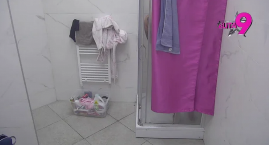 NAJSKANDALOZNIJA AKCIJA U ISTORIJI RIJALITIJA, ANELI I LUKA PREŠLI SVE GRANICE: On joj upao u tuš-kabinu, nećete verovati šta je usledilo!