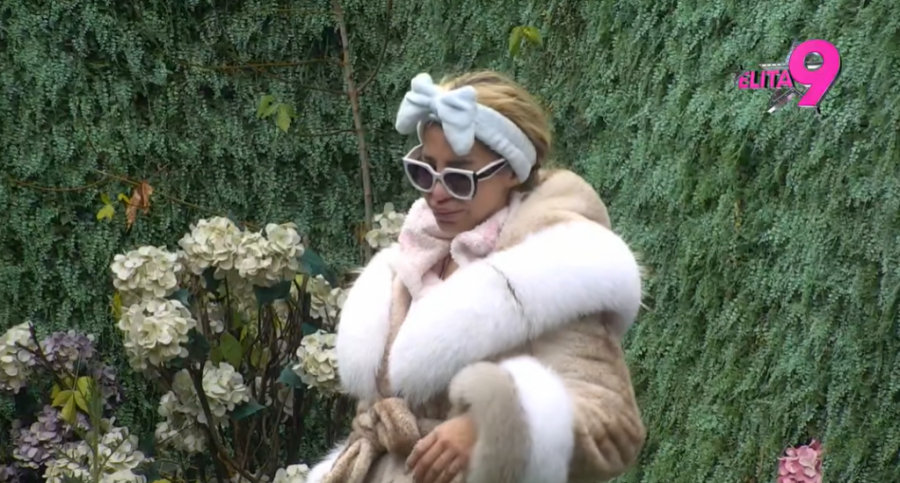 POTPUNI KOLAPS ANELI AHMIĆ Grca u suzama zbog LJUBAVI prema Asminu!