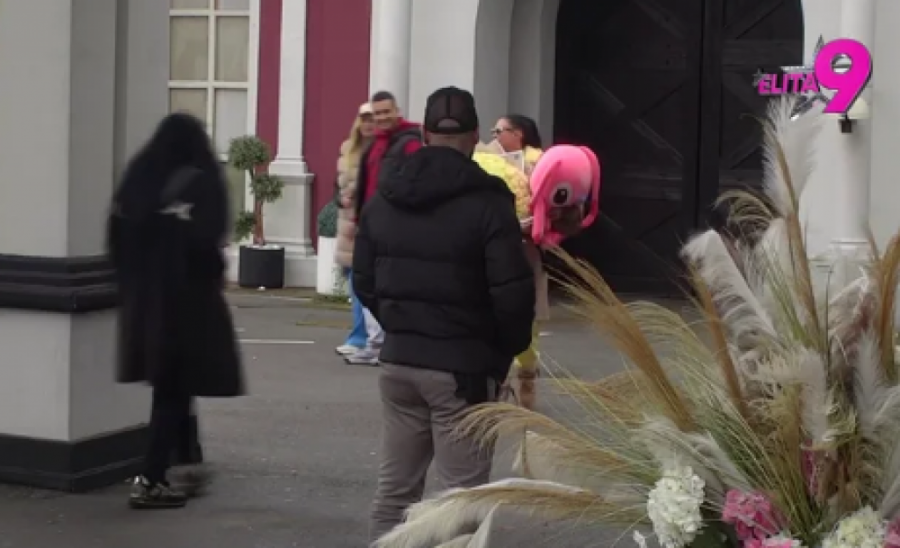 TEK OPERISANU MAJU MARINKOVIĆ VRATILI U "ELITU": Odneli je do kuće, jedva hoda posle intervencije!