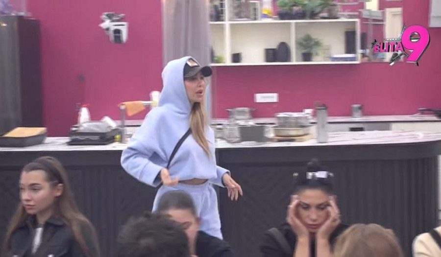 KARAMBOL NA IMANJU, TRESLA SE BELA KUĆA! Žestoka makljaža Aneli i Asmina, on je gurnuo, obezbeđenje reagovalo!