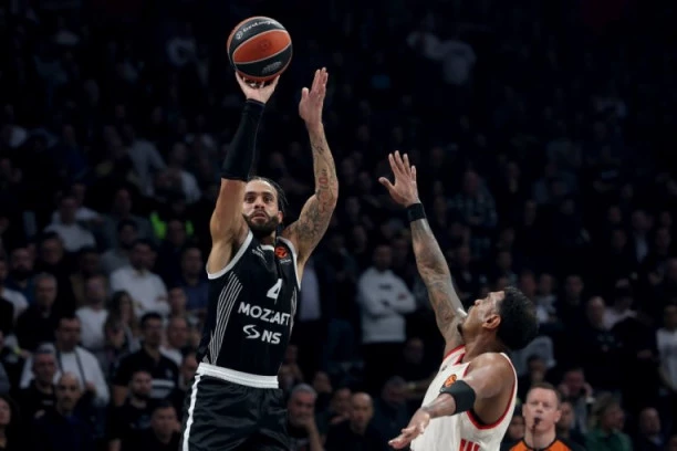 PARTIZAN DOMINIRA NA TERENU! Bajern u  nokdaunu (FOTO, VIDEO)