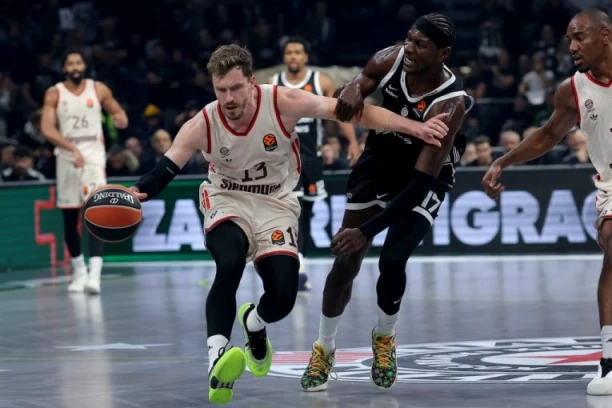 ŠTA ĆE REĆI GROBARI NA OVO?  Slavni Hrvat udario po Partizanu (FOTO)