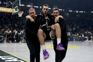 ŠTA SE DEŠAVA S POKUŠEVSKIM? Trener ga pomenuo posle meča - NAVIJAČI SE PREZNOJAVAJU