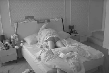 LUKA ZAJAHAO ANELI ISPOD JORGAN PLANINE! Žestoka runda strasti za razbuđivanje! (VIDEO)