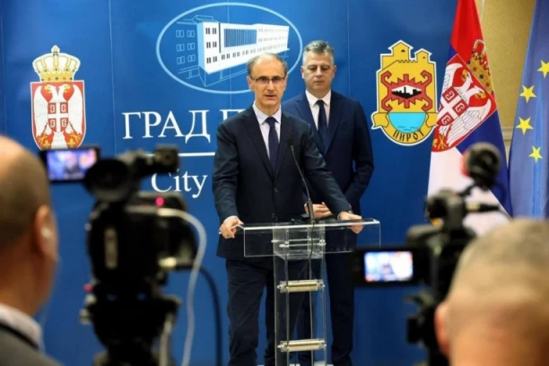 Macut posetio Pirot, razgovarao sa gradonačelnikom Vasićem o pokretanju fakulteta