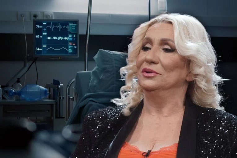 EVO ZBOG ČEGA JE VESNA ZMIJANAC HITNO ZAVRŠILA U BOLNICI: Pevačici se oduzela cela strana, lekari je ne ispuštaju iz vida!