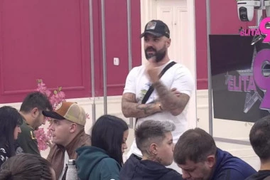 ELITARI REŠETALI LUKU, DOVELI GA NA STUB SRAMA ZBOG ANELI! Šokirani su njegovim ponašanjem!