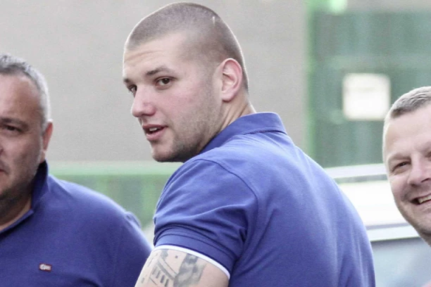 MARKO MILJKOVIĆ ZAVRŠIO NA TERAPIJI! Mesar u pritvoru zadobio povredu zbog koje trpi bolove, evo zbog čega ne može da pravi predstavu u sudnici!